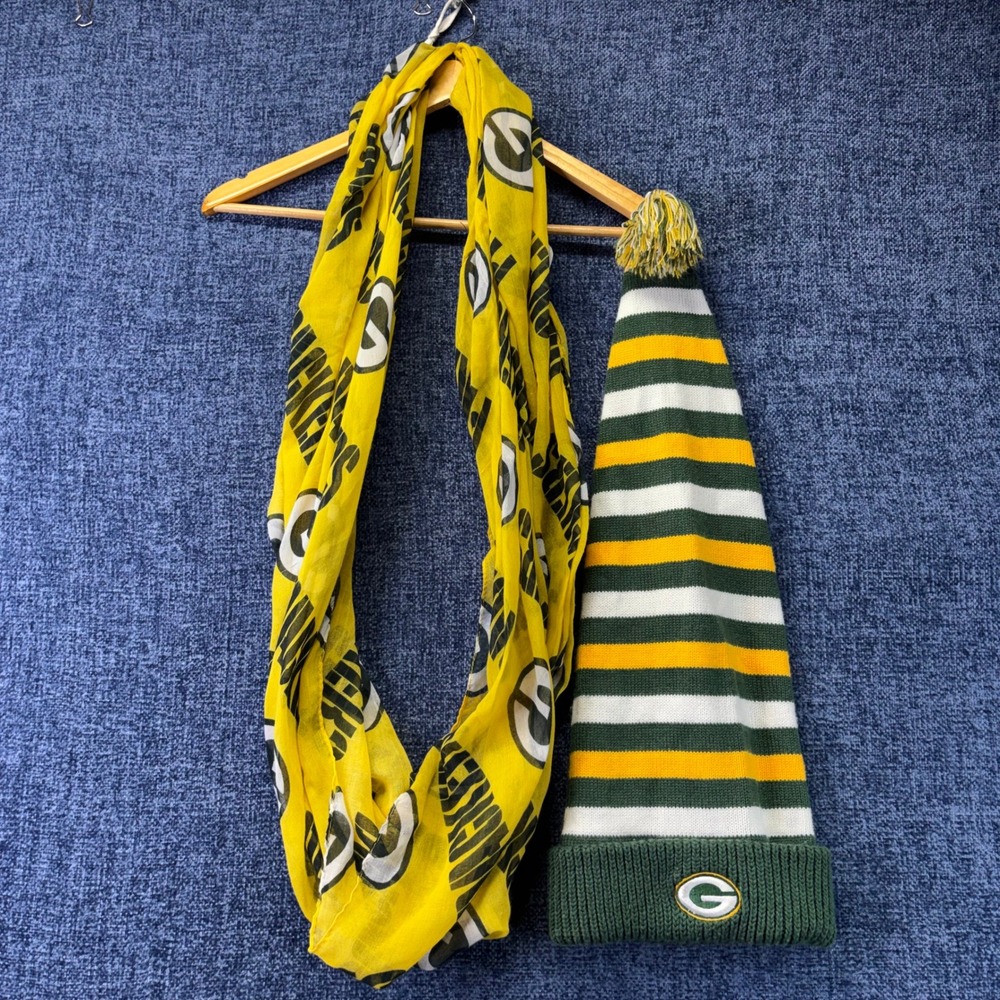 Reebok Green Bay Packers Beanie & Infinity Scarf Set OS Green Gold Acrylic Knit